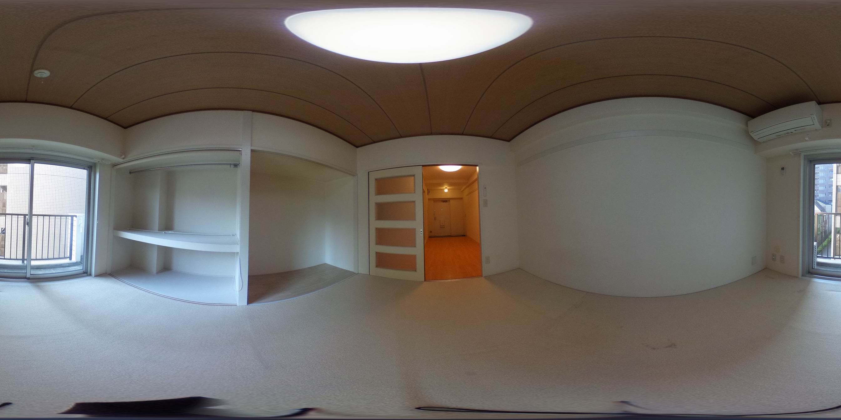 ���r���O